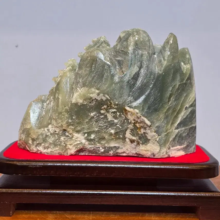 [BUNJANG] Finely Carved Jade Stone Sculpture / 26052147 섬세하게 조각된 옥 가공 광물 수석 팝니다