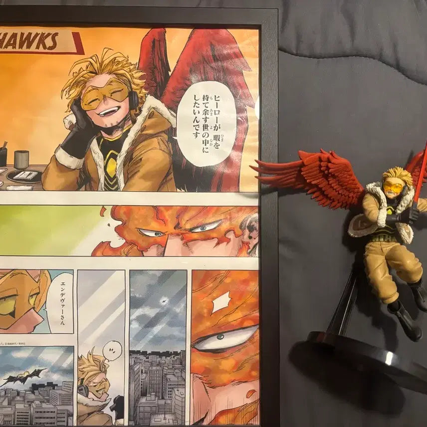 [BUNJANG] My Hero Academia Hawks Poster Frame + Figure Bundle Set / 나히아 호크스 포스터 액자 + 피규어 일괄 판매