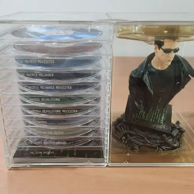 [BUNJANG] The Matrix Ultimate Matrix Collection Limited Edition 10-Disc DVD with Neo Statue / 얼티밋 매트릭스 컬렉션 키프트 한정판 DVD 10디스크 네오석상