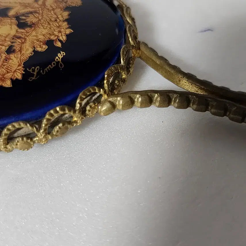 [BUNJANG] French Limoges Lover Painting Porcelain Cast Hand Mirror / 프랑스 리모지 연인 명화 포셀린 주물 손거울