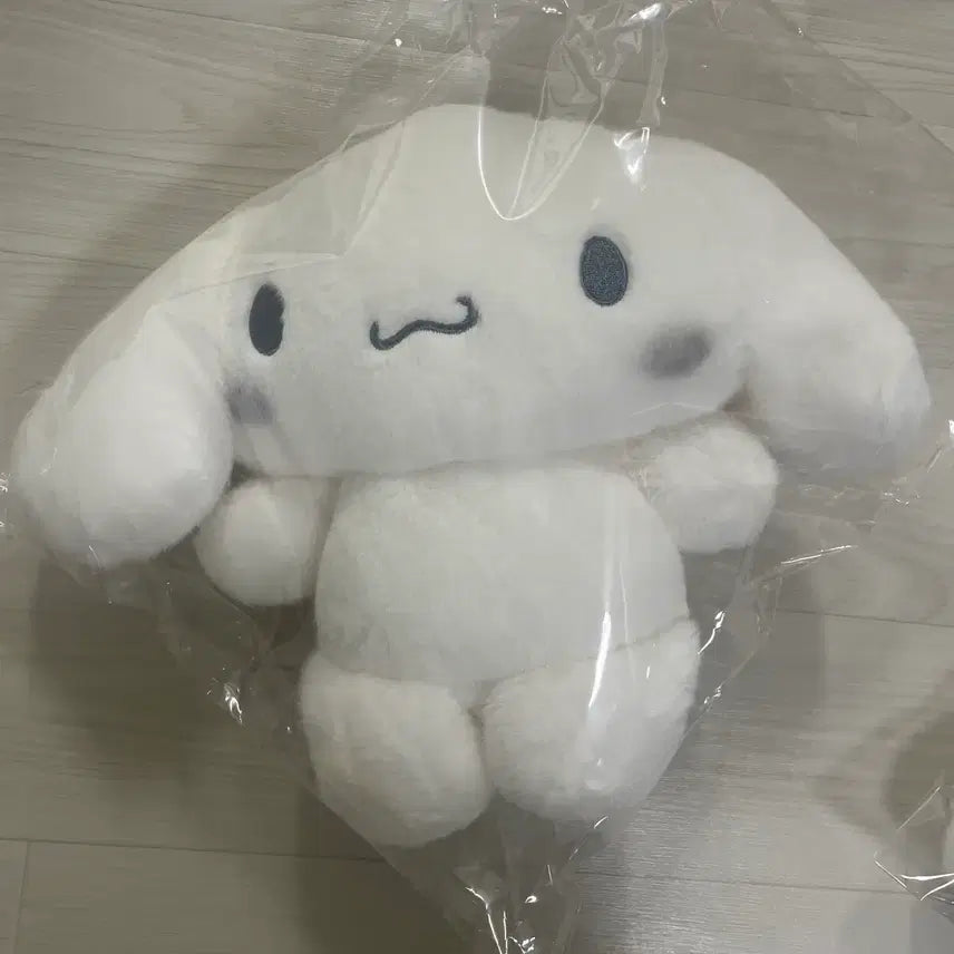[BUNJANG] Sanrio Cinnamoroll Monotone Plush Set (25cm, 13cm, 8cm) / (세트) 산리오 모노톤 흑백 그레이 시나모롤 25/13/8cm 인형 키링