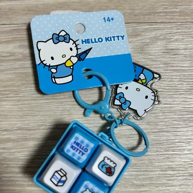 [BUNJANG] Hello Kitty "Clicker" Keychain / 헬로키티 키캡 클리커 키링