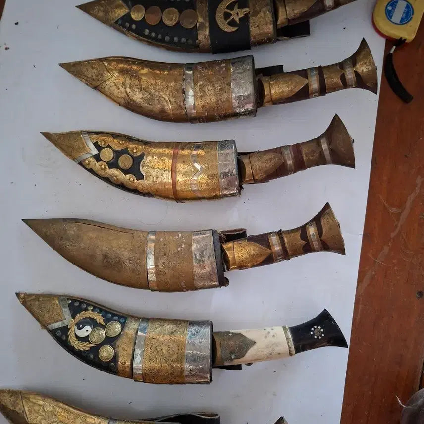 [BUNJANG] Nepalese Kukri Knife with Ornate Design / 네팔 쿠쿠리 칼