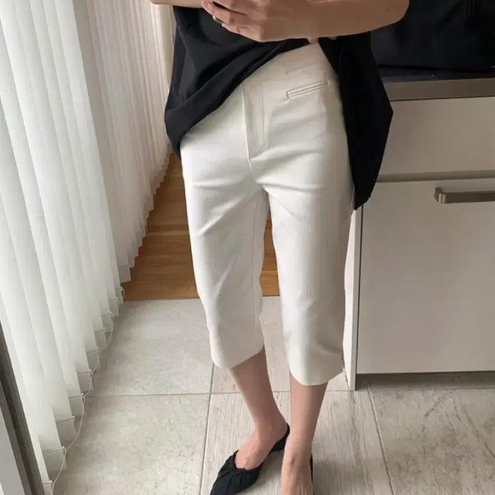 [BUNJANG] Frilly Capri Pants / 프릴리 카프리팬츠