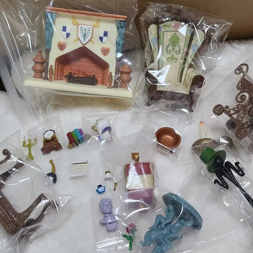 [BUNJANG] Disney EHT EHT Beauty and the Beast Dollhouse Furniture Full Set / 디즈니 에셰트 에세트 돌하우스 미녀와 야수 세트 등 일괄 세트