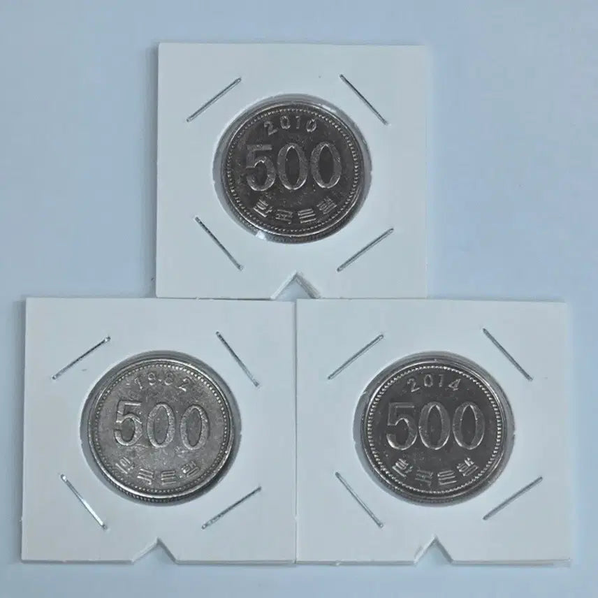 [BUNJANG] 2010 500 KRW Coin with 180-Degree Rotation Error and Two Other 500 KRW Coins / 2010년 500원 주화 180도 회전에러 외 500주 2점