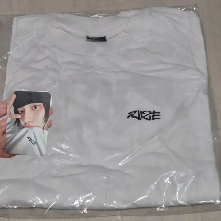 [BUNJANG] RIIZE Wonbin Valentine Long Sleeve T-shirt White Photocard Unsealed / 라이즈 원빈 발렌타인 롱슬리브 화이트 티셔츠 포카 단순개봉 / riize