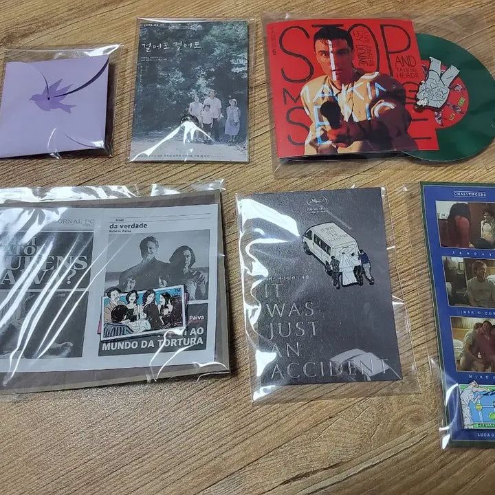 [BUNJANG] Artist Badge Collection (2017-2025) - 92 Types / 2017년~2025년 아티스트 뱃지 94종 영화 굿즈