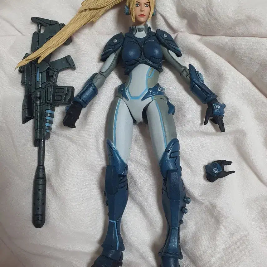 [BUNJANG] Neca Starcraft 2 Heroes of the Storm Nova Tera Figure / 네카 스타크래프트2 히오스 노바테라 피규어
