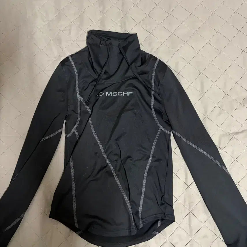 [SOLD OUT] 미스치프 드레이프 터틀넥 탑 블랙