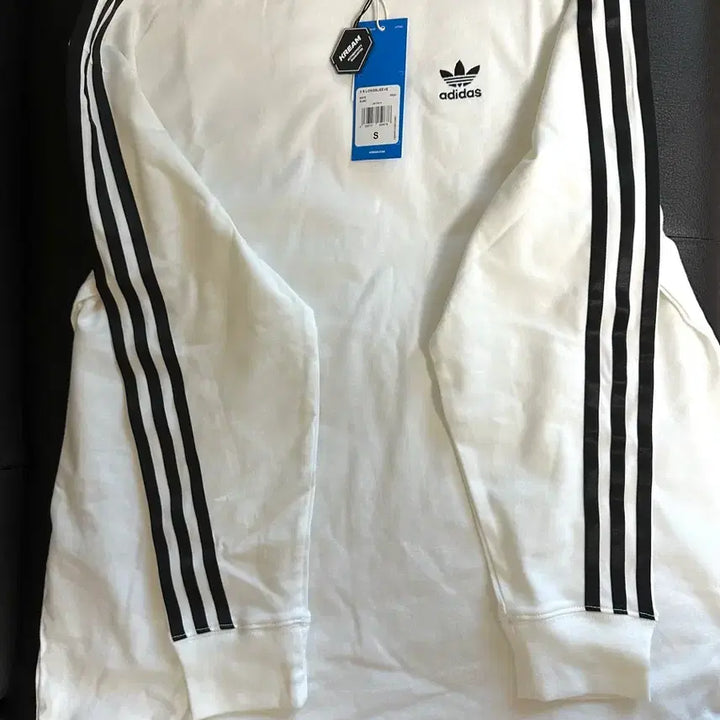 [BUNJANG] Adidas Three Stripe Long Sleeve T-Shirt White IR8060 / [새상품] 아디다스 삼선 롱슬리브 티셔츠 IR8060