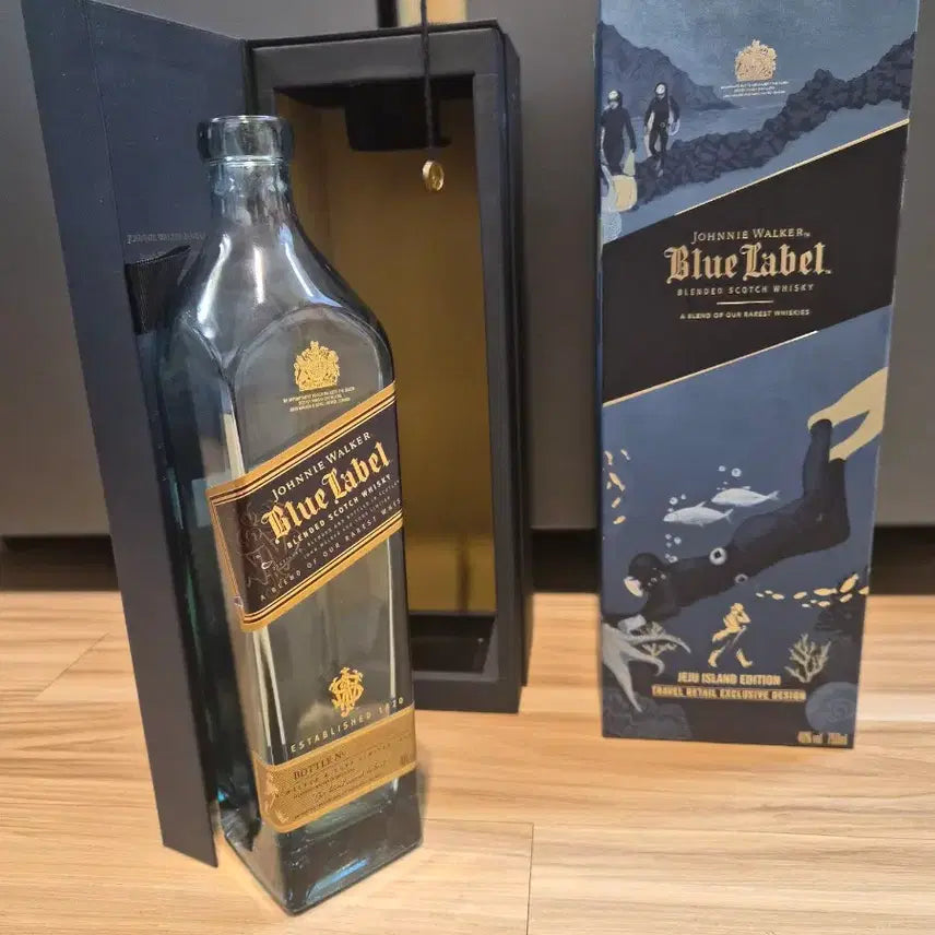 [BUNJANG] Johnnie Walker Blue Jeju Edition Empty Bottle 750ml / 조니워커 블루 제주 에디션 750ml 공병입니다
