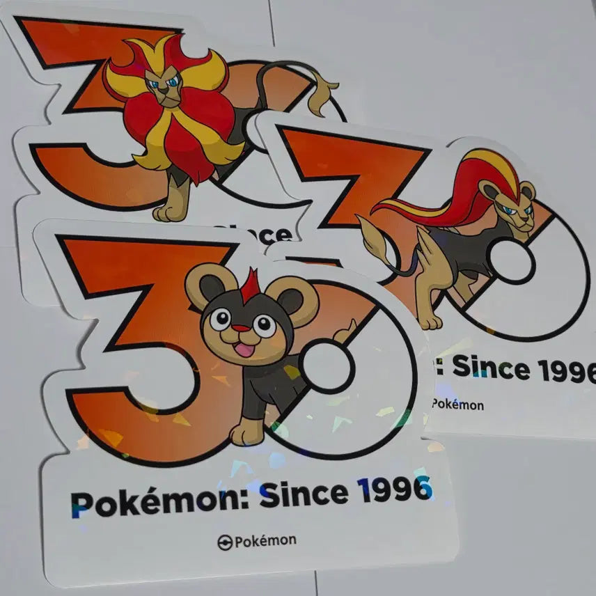 [BUNJANG] Pokemon 30th Anniversary Logo Sticker Set - Leooco, Fire Leo (Female + Male) / 포켓몬 30주년 로고 스티커 레오꼬, 화염레오(암+수) 판매합니다.
