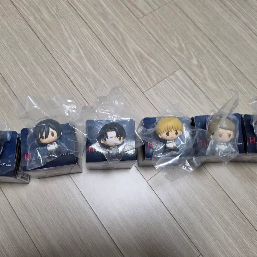 [BUNJANG] Attack on Titan Choco-Noko 6-Piece Set / 진격의거인 h상 초코노코 6종세트 미개봉 택포4