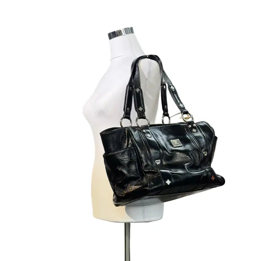 [SOLD OUT] MCM 레더 스터드 숄더백 블랙 (OS)