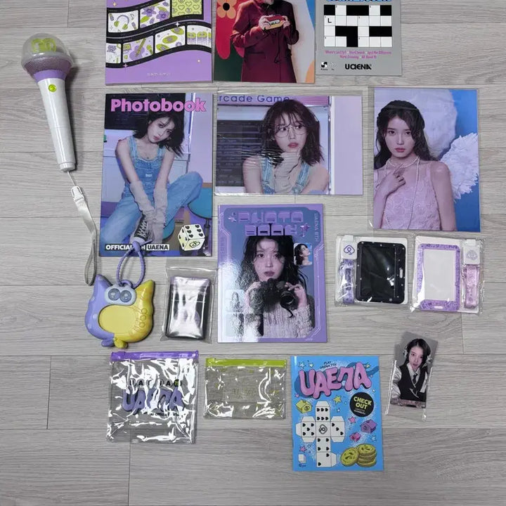 [BUNJANG] IU Yuena Kit Bundle Set (Poster, Photobook, Photocard, etc.) / 아이유 야광봉 및 유애나 키트 일부(포토북 키링 포토카드 등) 일괄판매