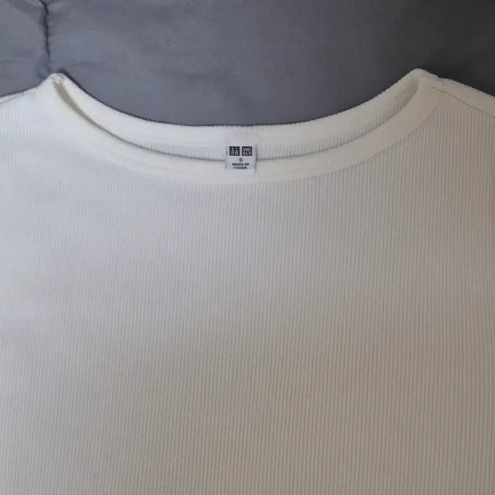 [BUNJANG] Uniqlo Boat Neck Ribbed Short Sleeve T-Shirt Off-White / 유니클로 보트넥 골지 반팔 티 오프화이트 만원샵