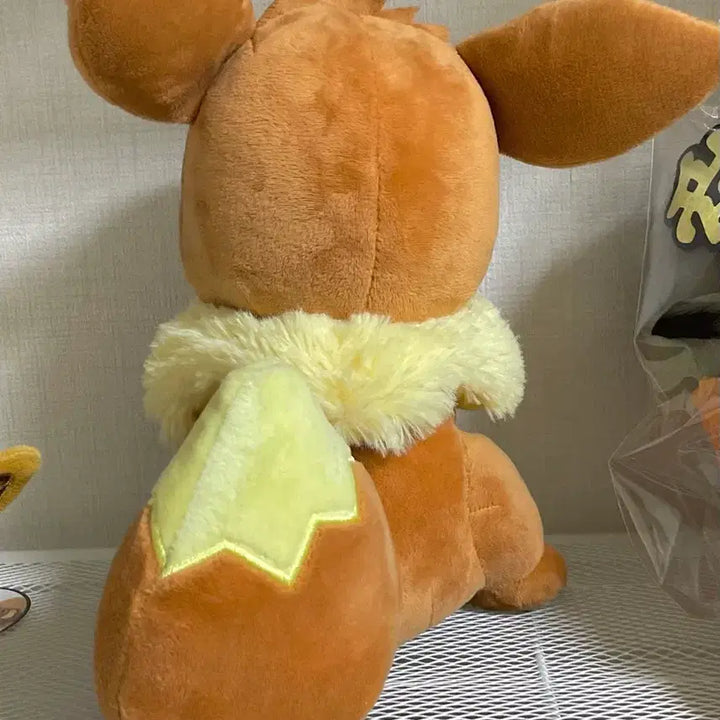[BUNJANG] Official Pokemon Eevee Medium Plush / 이브이 정품 중형 인형 포켓몬스터