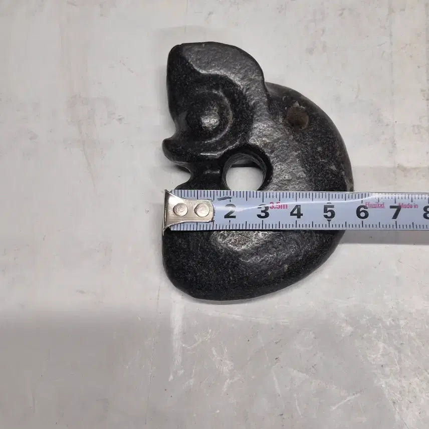 [BUNJANG] Hongshan Culture Black Jade Small Artifact (Dragon/Character) / 자석이 붙는 홍산문화 흑피옥 소형 (저룡/문자) ( C - 601 )