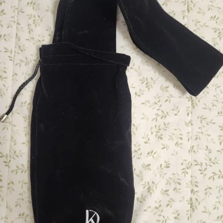 [BUNJANG] Kang Daniel Official Lightstick Pouch / 강다니엘 응원봉 파우치