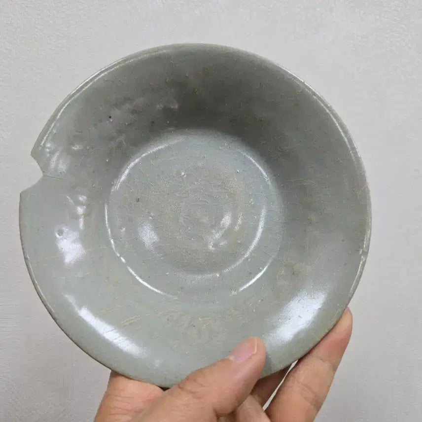 [BUNJANG] Authentic Goryeo Dynasty Celadon Plate with Floral Engraving / 진품 고려시대 청자 양긱 화문 접시
