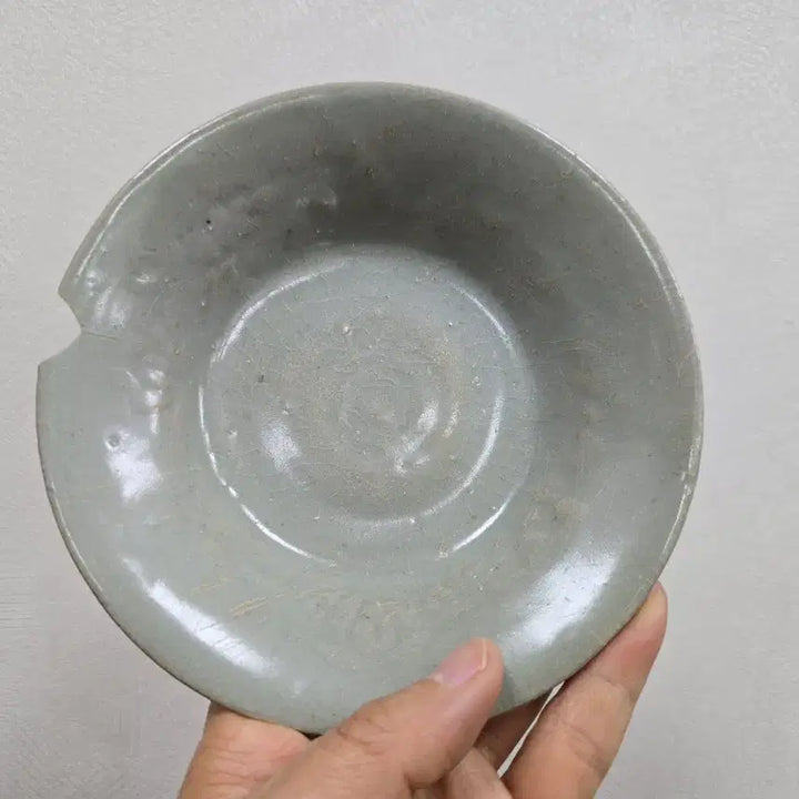 [BUNJANG] Authentic Goryeo Dynasty Celadon Plate with Floral Engraving / 진품 고려시대 청자 양긱 화문 접시
