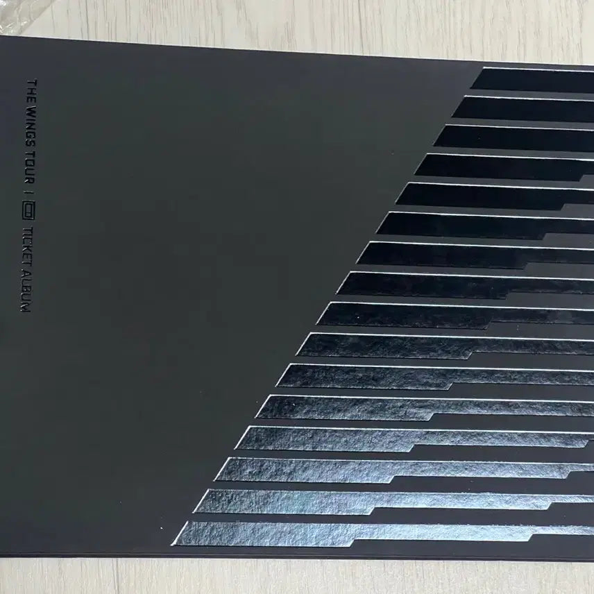 [BUNJANG] BTS Wings Tour Goods Bundle Set (Ticket Binder, Postcard Set, Photo Frame Set, Program Book) / 방탄 BTS 윙즈 투어 굿즈(티켓바인더+스탬프씰+포토프레임세트+프로그램북