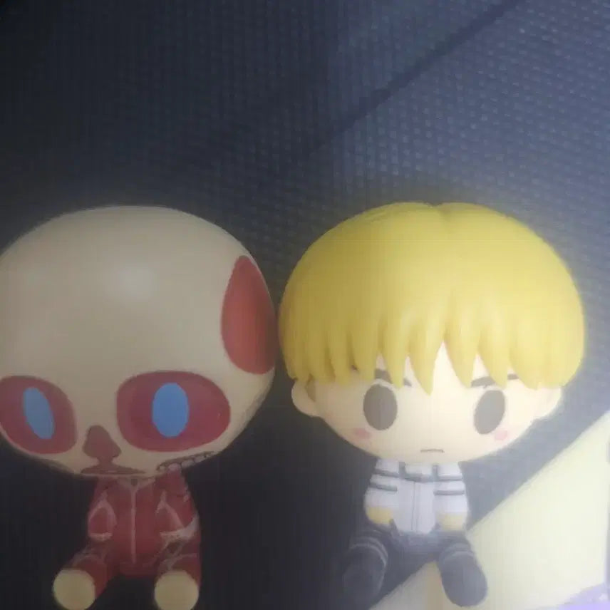 [BUNJANG] Attack on Titan Armin &amp; Colossal Titan Figure Set / 진격의 거인 아르민 &amp; 초대형 거인 피규어 세트