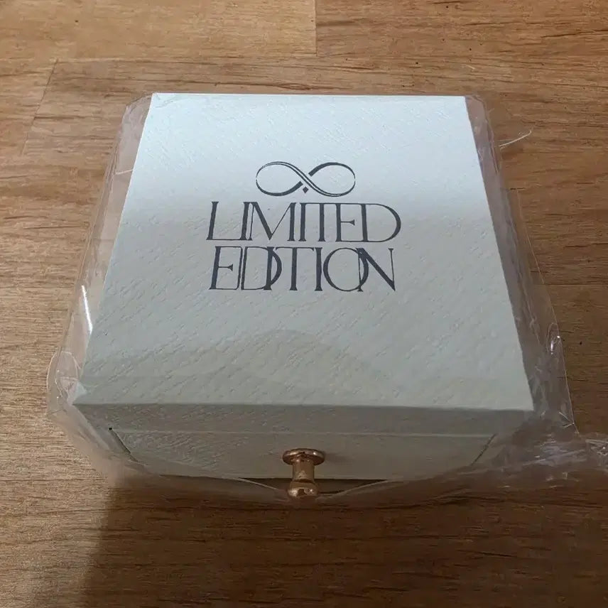 [BUNJANG] INFINITE 15th Anniversary Limited Edition MD Necklace / 인피니트 15주년 리미티드 에디션 MD 목걸이 양도
