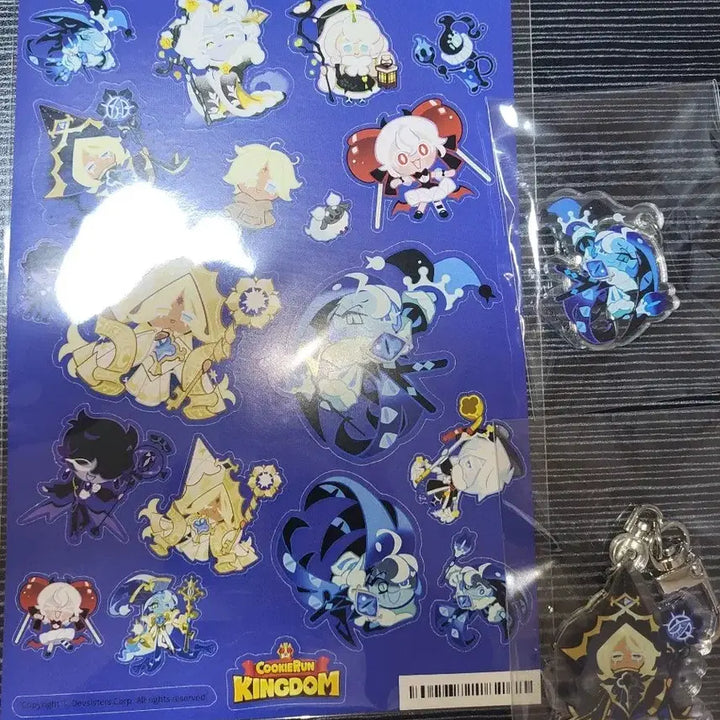 [BUNJANG] Cookie Run Kingdom Stickers &amp; Acrylic Keyring Bundle Set / 쿠키런 킹덤 스티커, 아크릴 키링 일괄 원가 판매