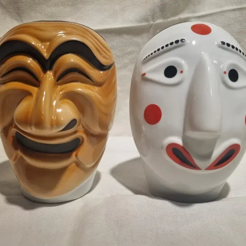 [BUNJANG] Limited Edition Jinro 1988 Seoul Olympics Andong Hahoe Tal Ceramic Liquor Bottle (Empty) / 한정판 진로 1988 서울올림픽 안동 화회탈 도자기 술병 ( 공병  )