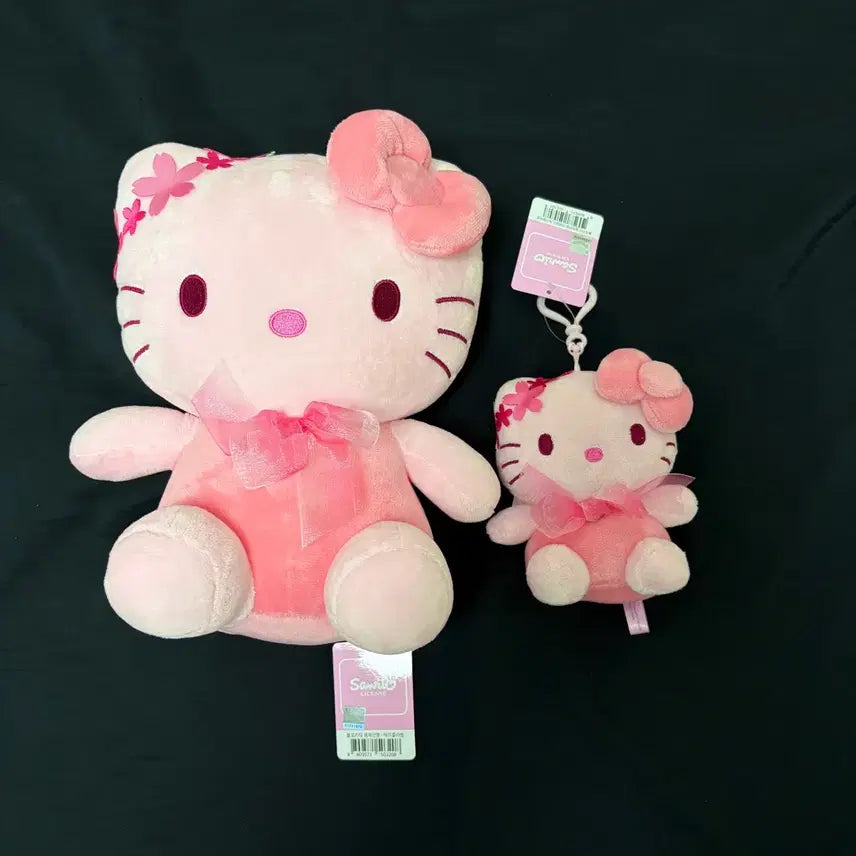 [BUNJANG] Sanrio Hello Kitty Cherry Blossom Medium Plush Keychain Set / 일괄) 산리오 헬로키티 키티 체리블라썸 중형 인형 키링 세트 판매합니다.