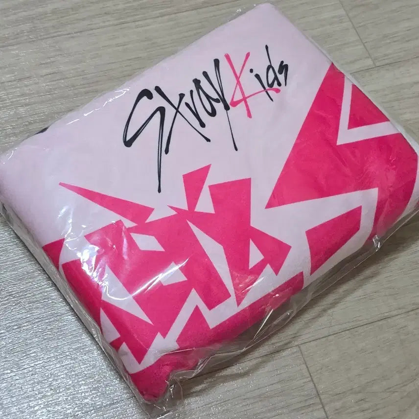 [BUNJANG] Stray Kids Lock Star Blanket Unused / 스키즈 락 역조공 스키주 담요 미사용
