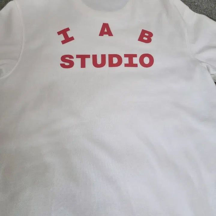 [BUNJANG] IAB Studio T-Shirt White XL / 아이앱스튜디오 티셔츠 화이트-더현대 서울 한정 XL