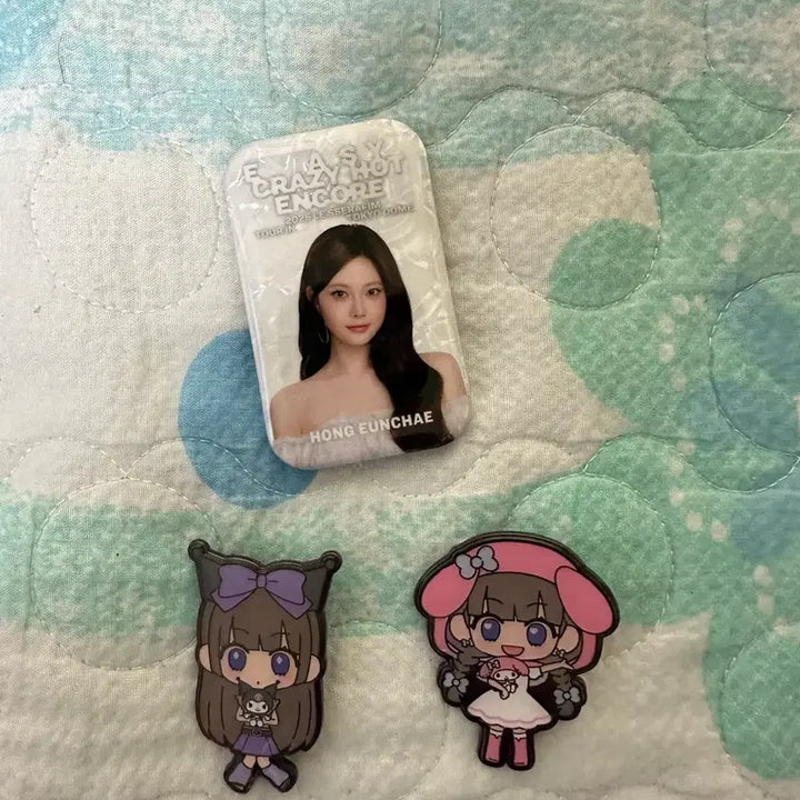 [BUNJANG] Le Sserafim Hong Eunchae My Melody Kuromi Collaboration Badge + Tokyo Dome Can Badge Bundle Set / 르세라핌 홍은채 마이멜로디 쿠로미 콜라보 뱃지 + 도쿄돔 캔뱃지