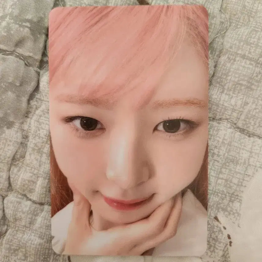 [BUNJANG] IVE Rei Close-up Photocard / 아이브 레이 얼빡 판매