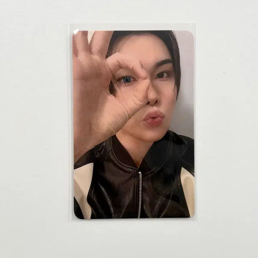 [BUNJANG] XLOV Hyun Photocard / XLOV 엑스러브 포카 HYUN 현
