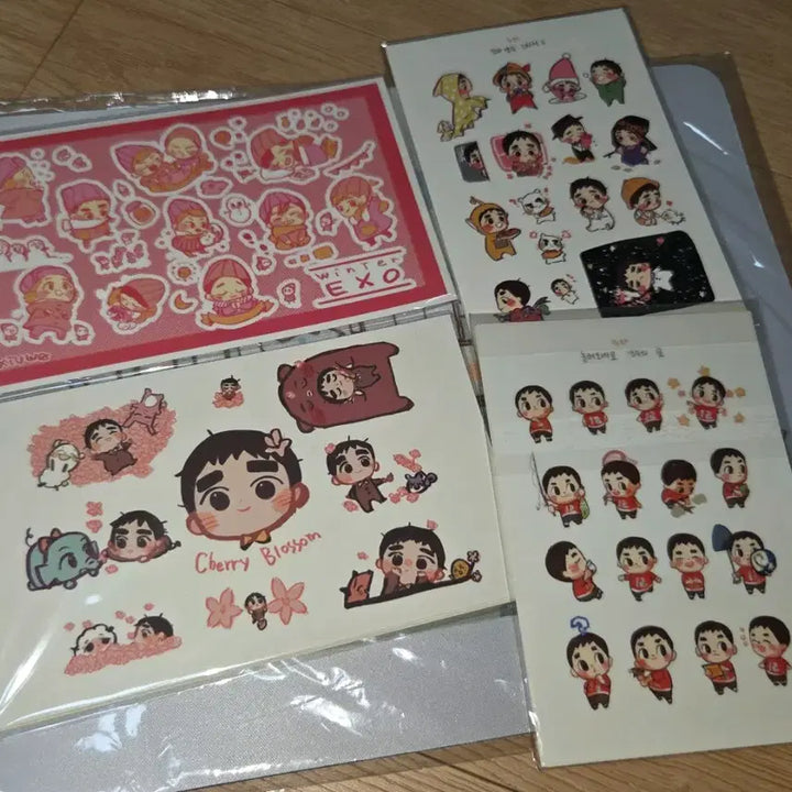 [BUNJANG] EXO D.O. Fan Art Sticker and Mousepad Set / exo 도경수  디오 팬아트 스티커 슈와님 세트