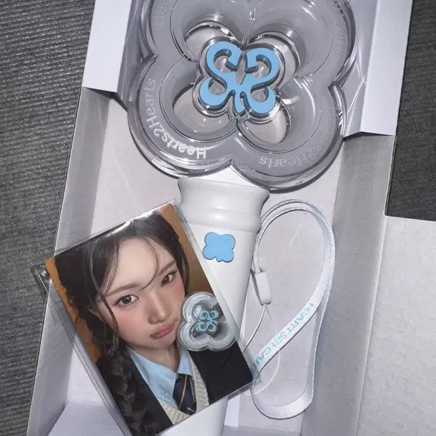 [BUNJANG] Hearts2Hearts Official Lightstick / 하츠투하츠 응원봉 양도 주은 포토카드 Hearts2Hearts