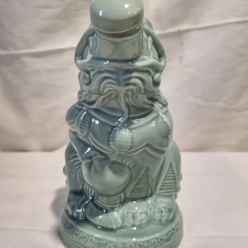 [BUNJANG] Hansan Sogokju Gyeongju Bottle with Haetae Motif (Empty) / 한산 소곡주 해태 모형의 도자기 주병 ( 공병)