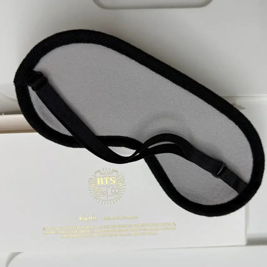 [BUNJANG] BTS ARMY 2nd Generation Kit - Eye Mask, Mini Towel, Pouch Set / BTS 아미 2기 키트 (안대, 미니타올, 파우치)