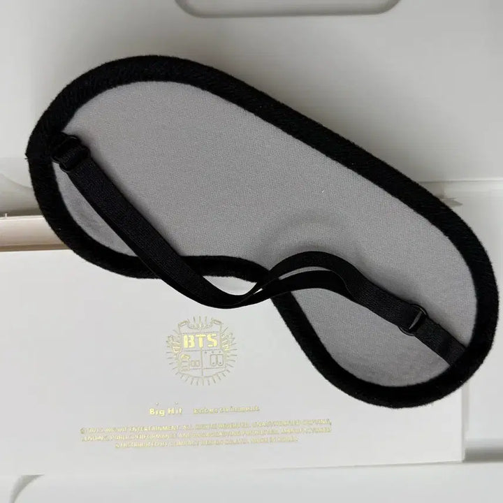 [BUNJANG] BTS ARMY 2nd Generation Kit - Eye Mask, Mini Towel, Pouch Set / BTS 아미 2기 키트 (안대, 미니타올, 파우치)