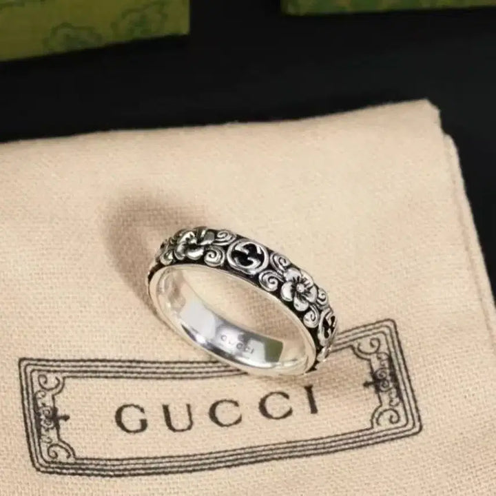 [BUNJANG] Gucci Flower GG Silver Ring / 구찌 플라워 GG 실버 반지