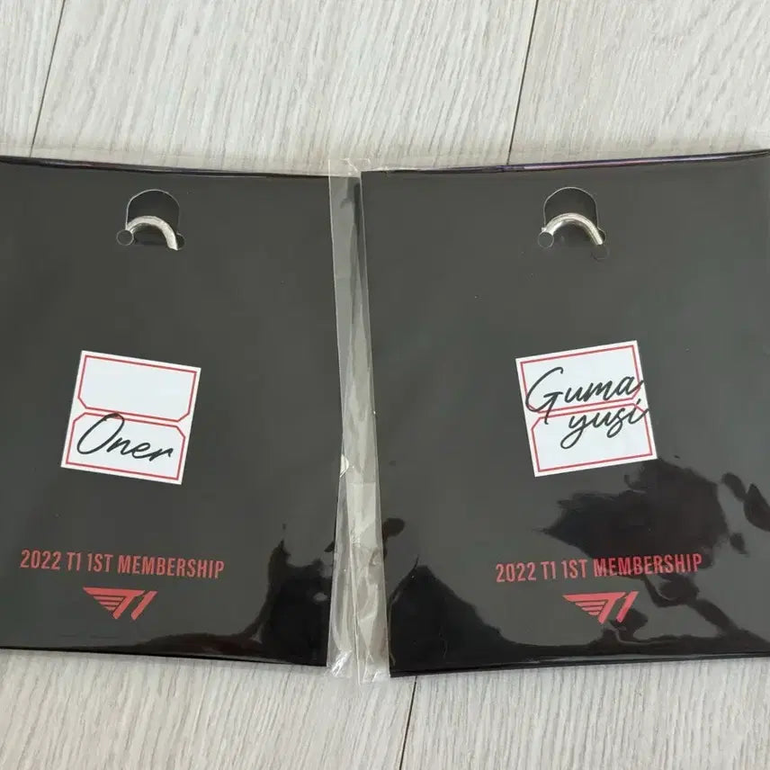 [BUNJANG] T1 2022 1st Membership Owner &amp; Gumayusi Bundle Set Keychains / 2022 T1 티원 1st 멤버십 오너&amp;구마유시 키링 일괄