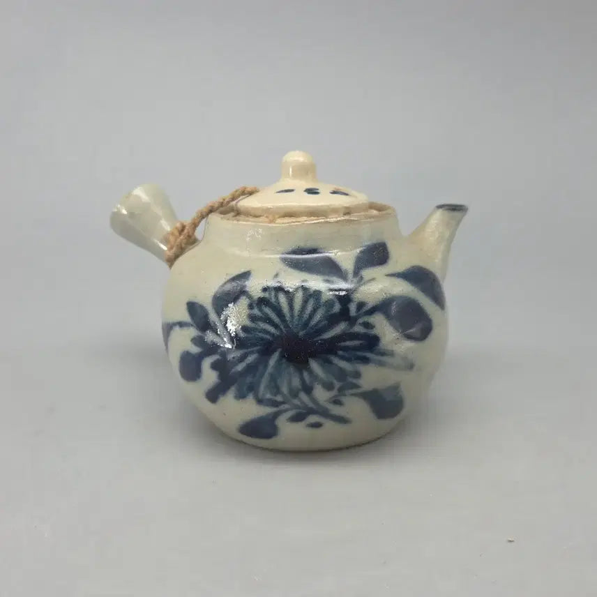 [BUNJANG] Chinese Republic Celadon Chrysanthemum Pattern Teapot / 골동품 진품 청말 민국 자주요 청화 국화문 횡파호 다관