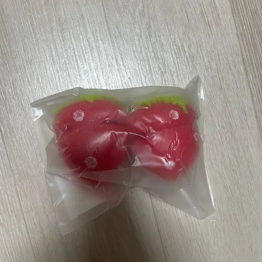 [BUNJANG] Etude Strawberry Hair Rollers / 에뛰드 딸기헤어롤 팔아요!