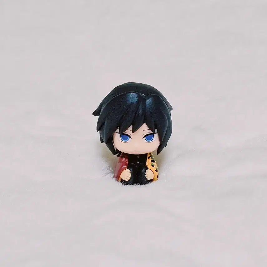 [BUNJANG] Demon Slayer Tomioka Giyu Machi Boko Gacha Figure / 귀멸의칼날 오네무탄 어깨쿵 마치보케 토미오카 기유 가챠 피규어