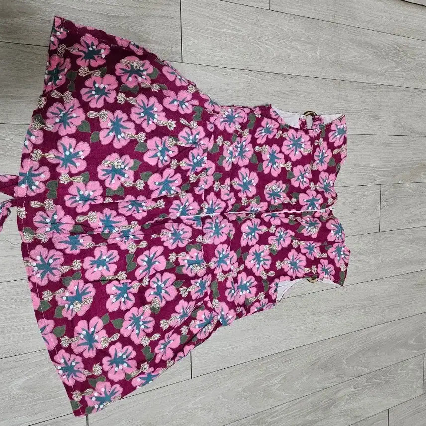 [BUNJANG] Floral Sleeveless Wrap Blouse / 플라워 패턴 민소매 랩 블라우스