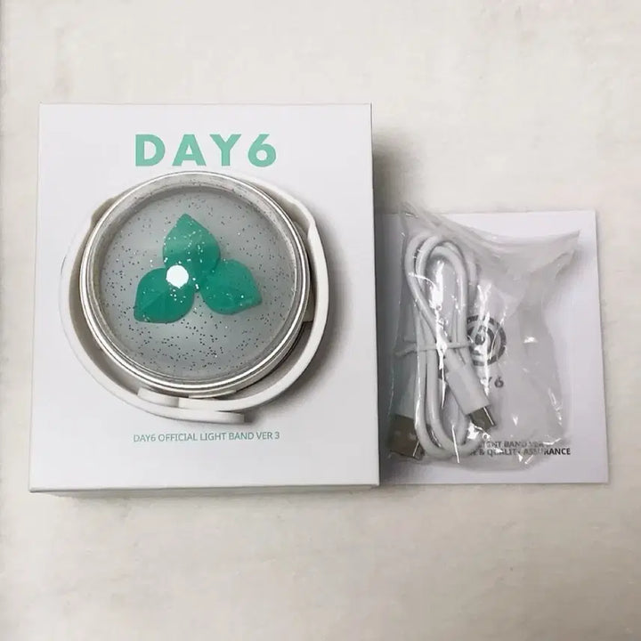 [BUNJANG] DAY6 Official Lightstick Ver. 3 / 마데워치3 마이데이워치 DAY6 공식 응원봉 라이트밴드 ver.3