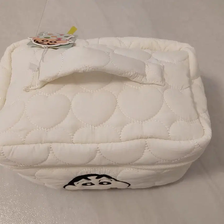 [BUNJANG] Crayon Shin-chan Quilted Pouch White / 짱구 퀼팅 파우치 화이트